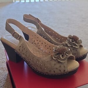 Elegant Tan Women's Heels with Floral Design